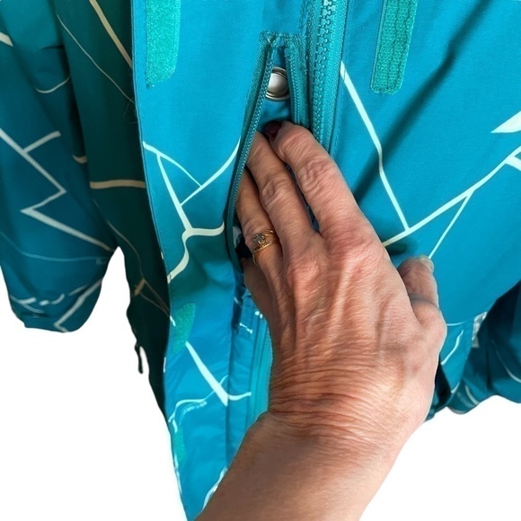 Billabong Ladies Ski Jacket - Size Small - I take a Medium and it fits me. - Picture 5 of 13